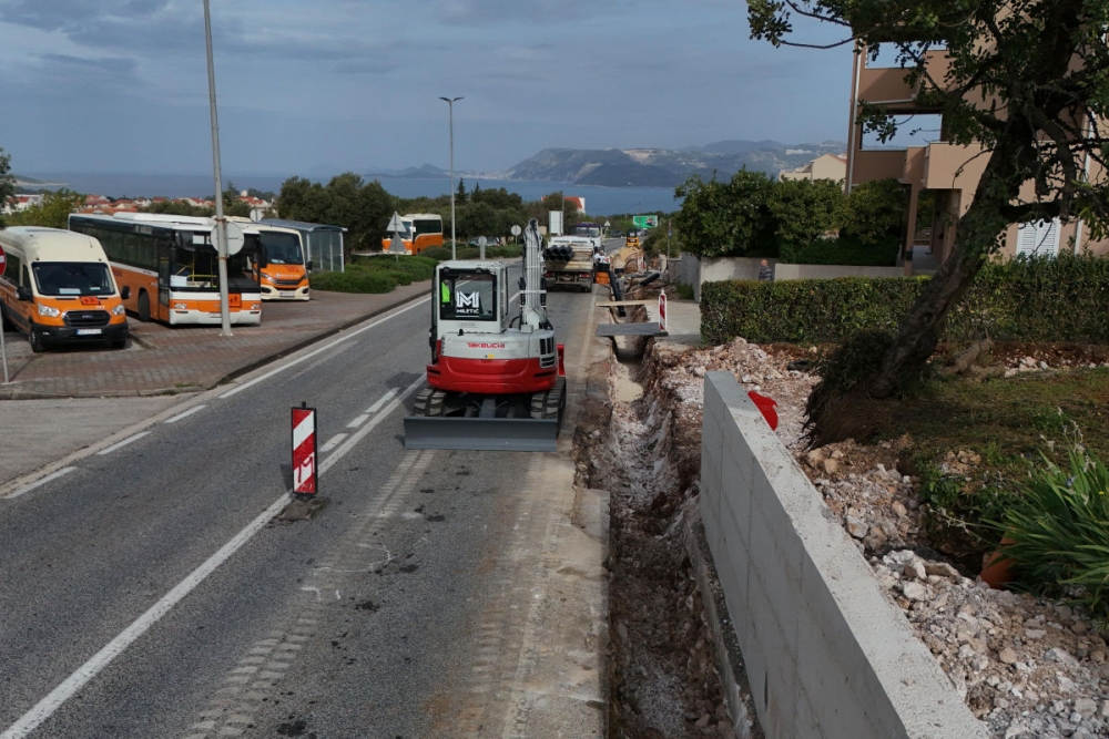 Napreduju radovi na DC 8 Obod &ndash; Zvekovica, u ponedjeljak planirana montaža rasvjetnih stupova