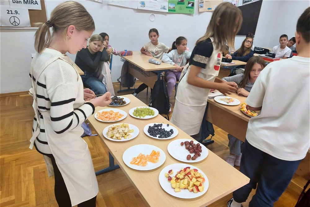 U sklopu projekta "&Scaron;kolska shema" u župskoj &scaron;koli održana edukativna radionica "Voće i povrće"