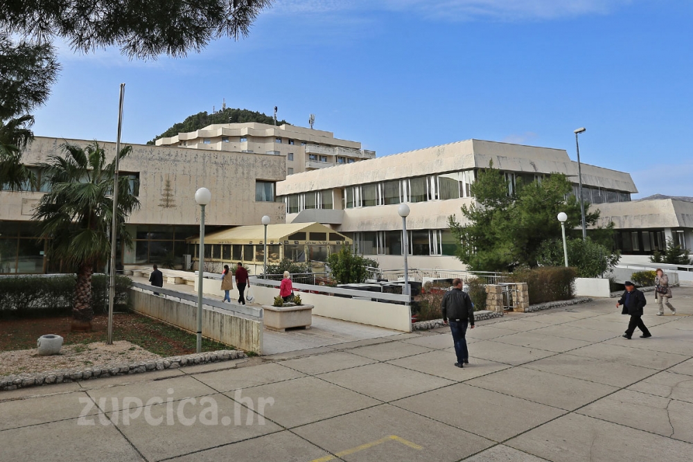 Prvi slučaj u na&scaron;oj županiji; Ženska osoba srednjih godina hospitalizirana u OB Dubrovnik pozitivna na koronavirus