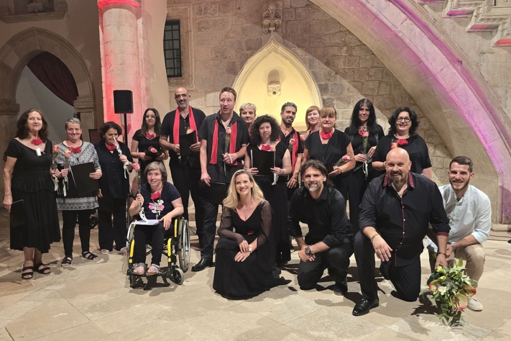 Emocijom ispunjen koncert Festivala Sentimento "Return to Croon" odu&scaron;evio publiku u Kneževu dvoru (VIDEO)