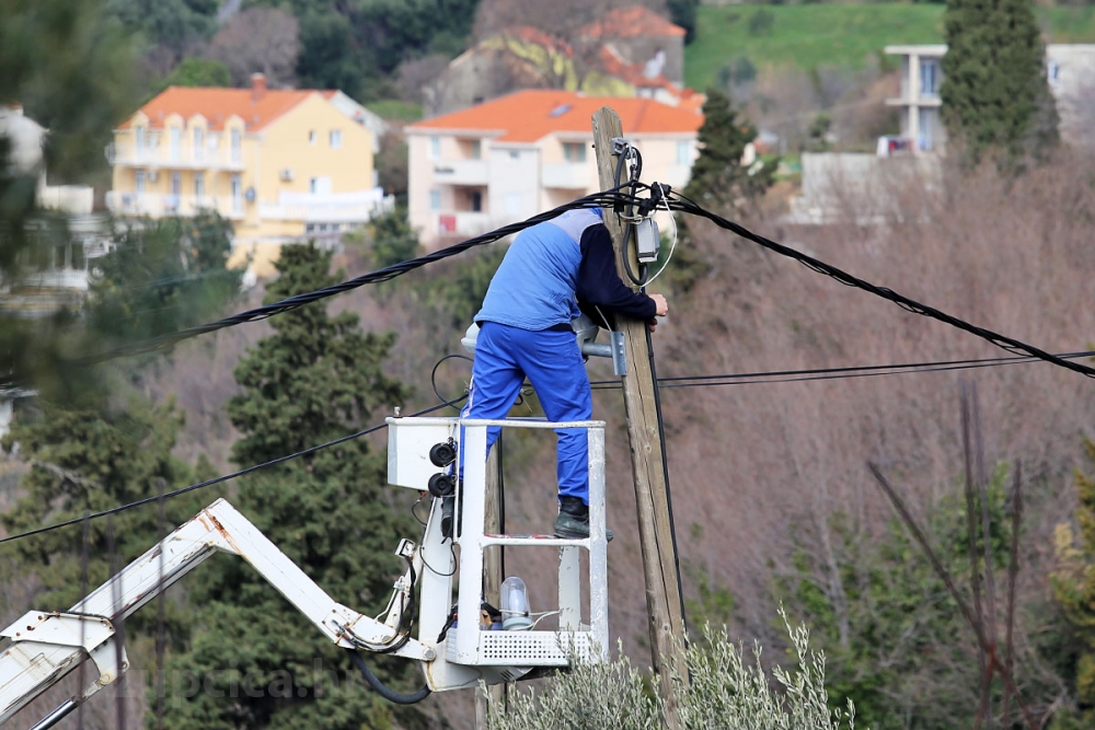 Obavijest iz Elektrojuga; Zbog radova na niskonaponskoj mreži jutros bez struje dio mje&scaron;tana Petrače