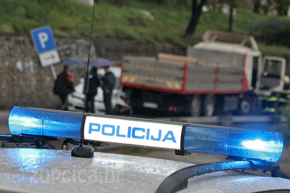 Tjedno izvje&scaron;će; U &scaron;est prometnih nesreća &scaron;est osoba lak&scaron;e ozlijeđeno,  poduzeto 427 represivnih mjera