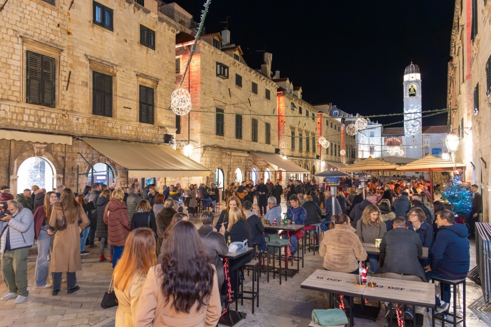 Treći tjedan Dubrovačkog zimskog festivala uz Grincha, Torta Party, Coca-Cola božićni kamion i Vannu!